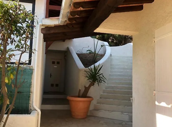 De La Saint-Raphael (Var)