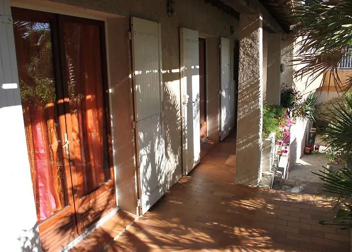 De La Saint-Raphael (Var)